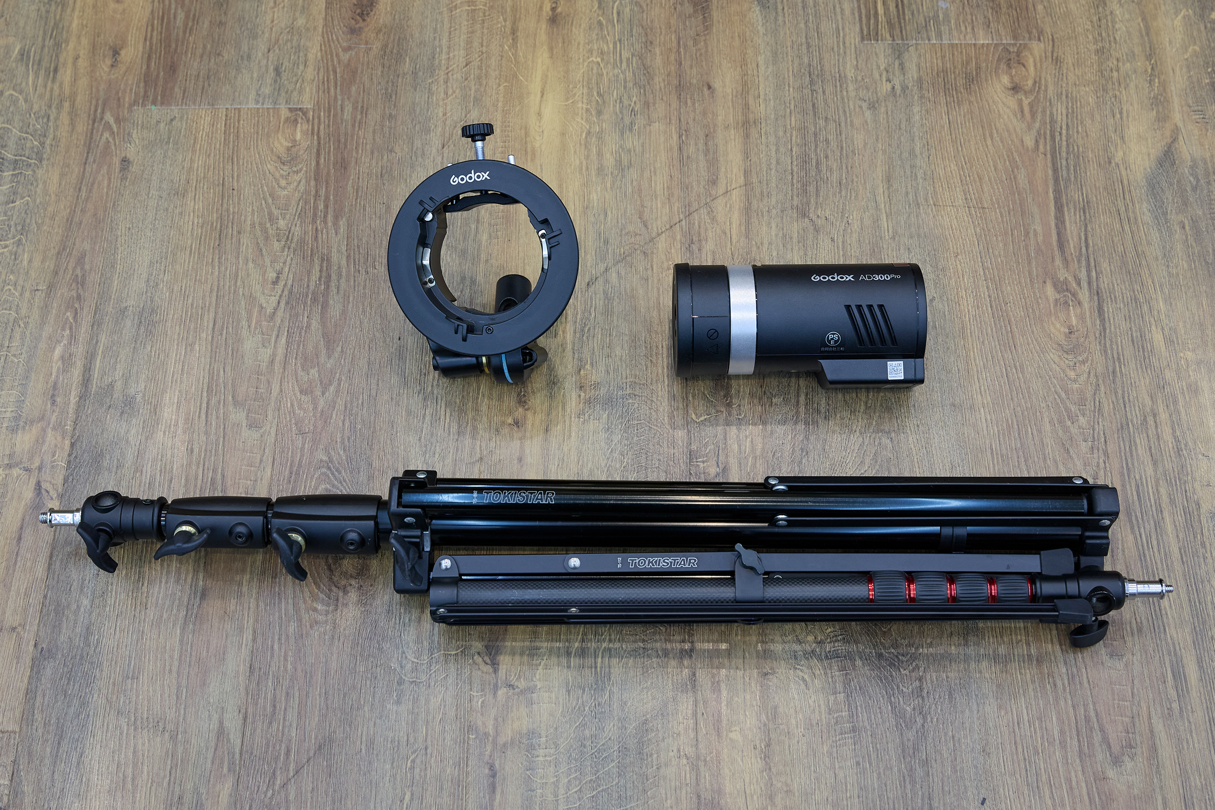 TARION FB-90, SMDV フリップバウンス, FLIP BOUNCE28, ソフトボックス, レビュー, 比較, GODOX AD300Pro, GODOX AD100Pro, ライトスタンド, TOKISTAR, TS-104-ST, TS-112-ST, ストロボ, ライティング機材, 撮影機材, ボーエンズマウント, 廉価版, コスパ, カーテン, 互換性