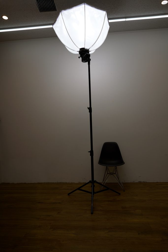 TARION FB-90, SMDV フリップバウンス, FLIP BOUNCE28, ソフトボックス, レビュー, 比較, GODOX AD300Pro, GODOX AD100Pro, ライトスタンド, TOKISTAR, TS-104-ST, TS-112-ST, ストロボ, ライティング機材, 撮影機材, ボーエンズマウント, 廉価版, コスパ, カーテン, 互換性