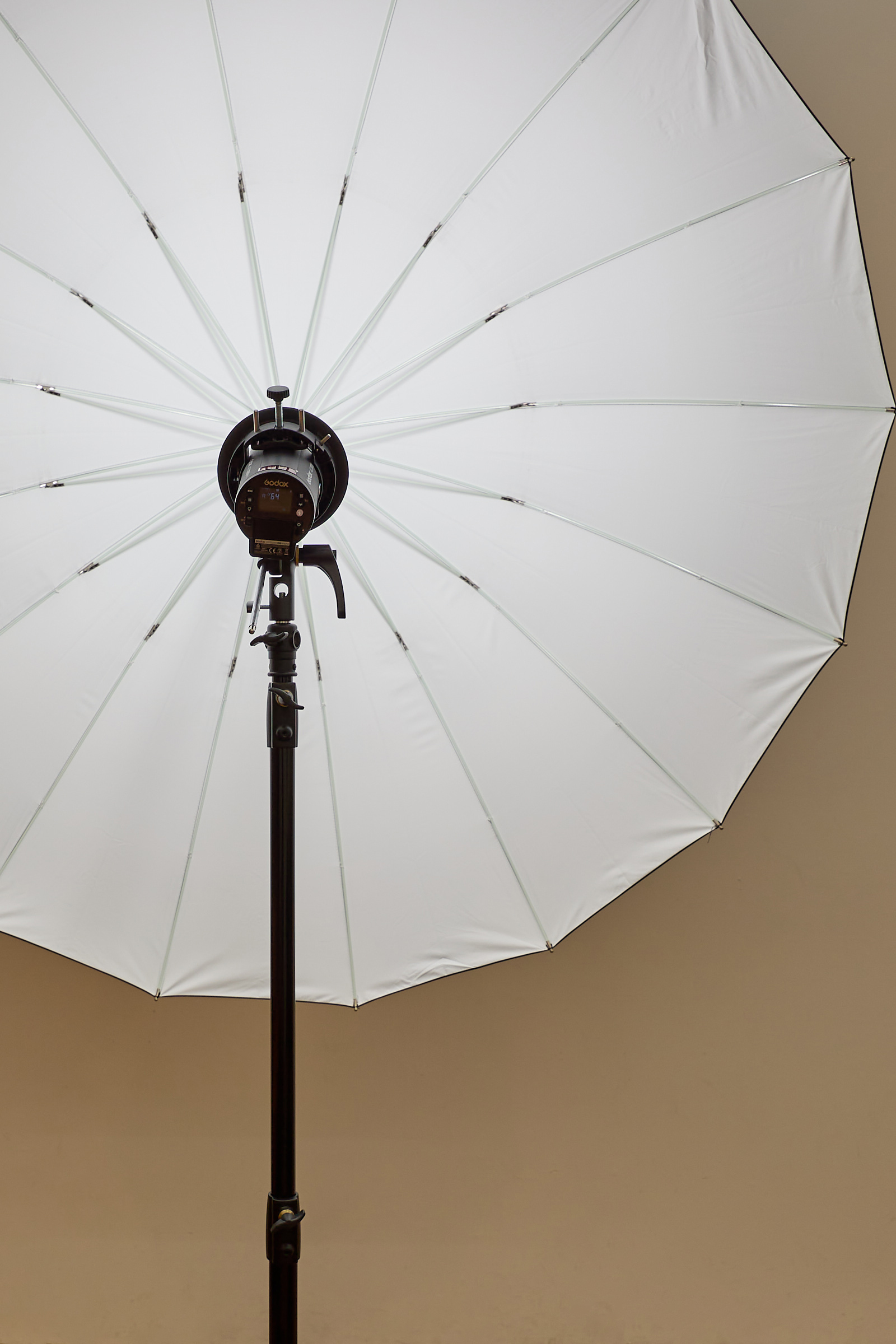 ポートレート撮影で盛れる光の作り方。120cmアンブレラとAD300Pro